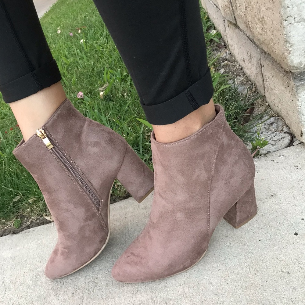 Faux suede taupe ankle booties✨ - Picture 6 of 7